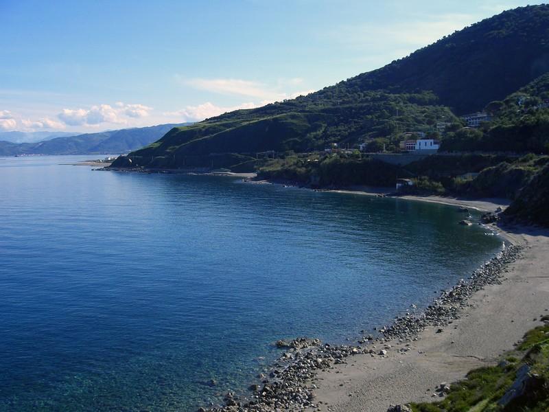 Acqua e spiaggia nei dintorni